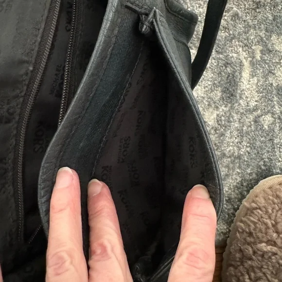 Michael Kors mini cross body black purse - Picture 8 of 9